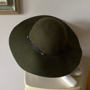 green wool boho brimmed hat